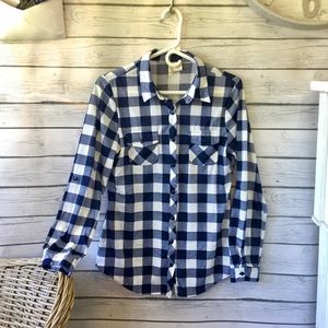 Passport | Women’s Long Sleeve Button-up | Size: M